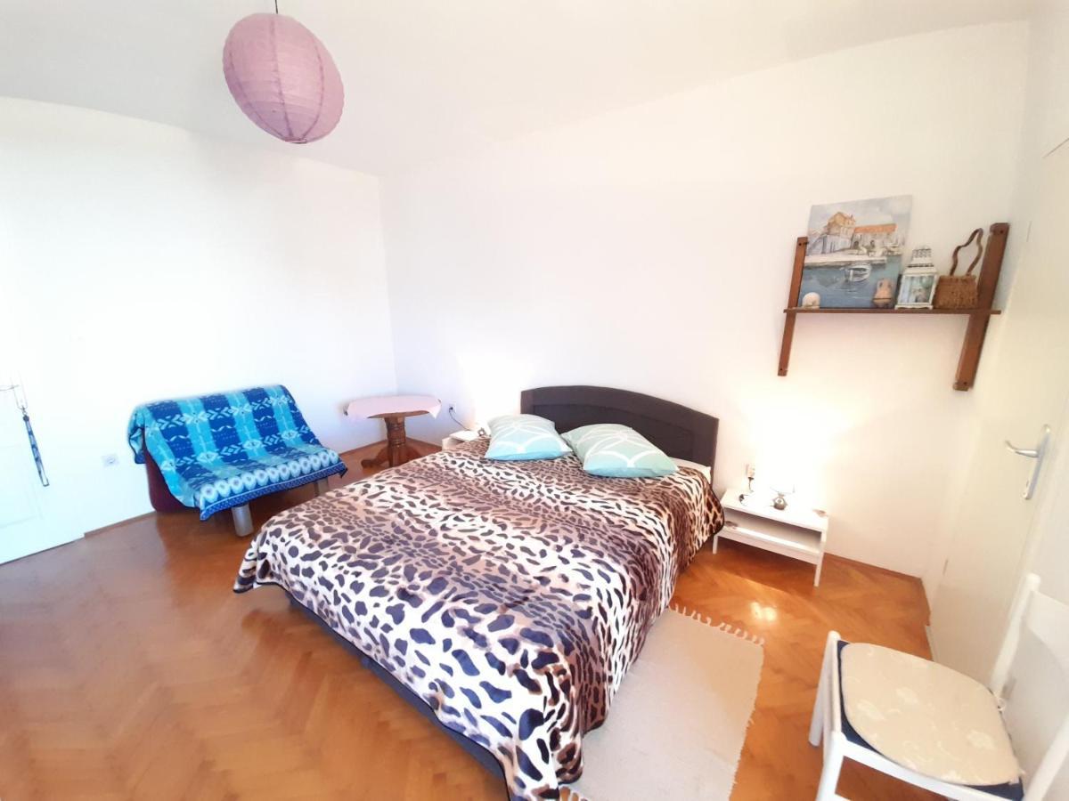 Perica Apartment And Perica Room With Separate Entrance Zadar Eksteriør billede