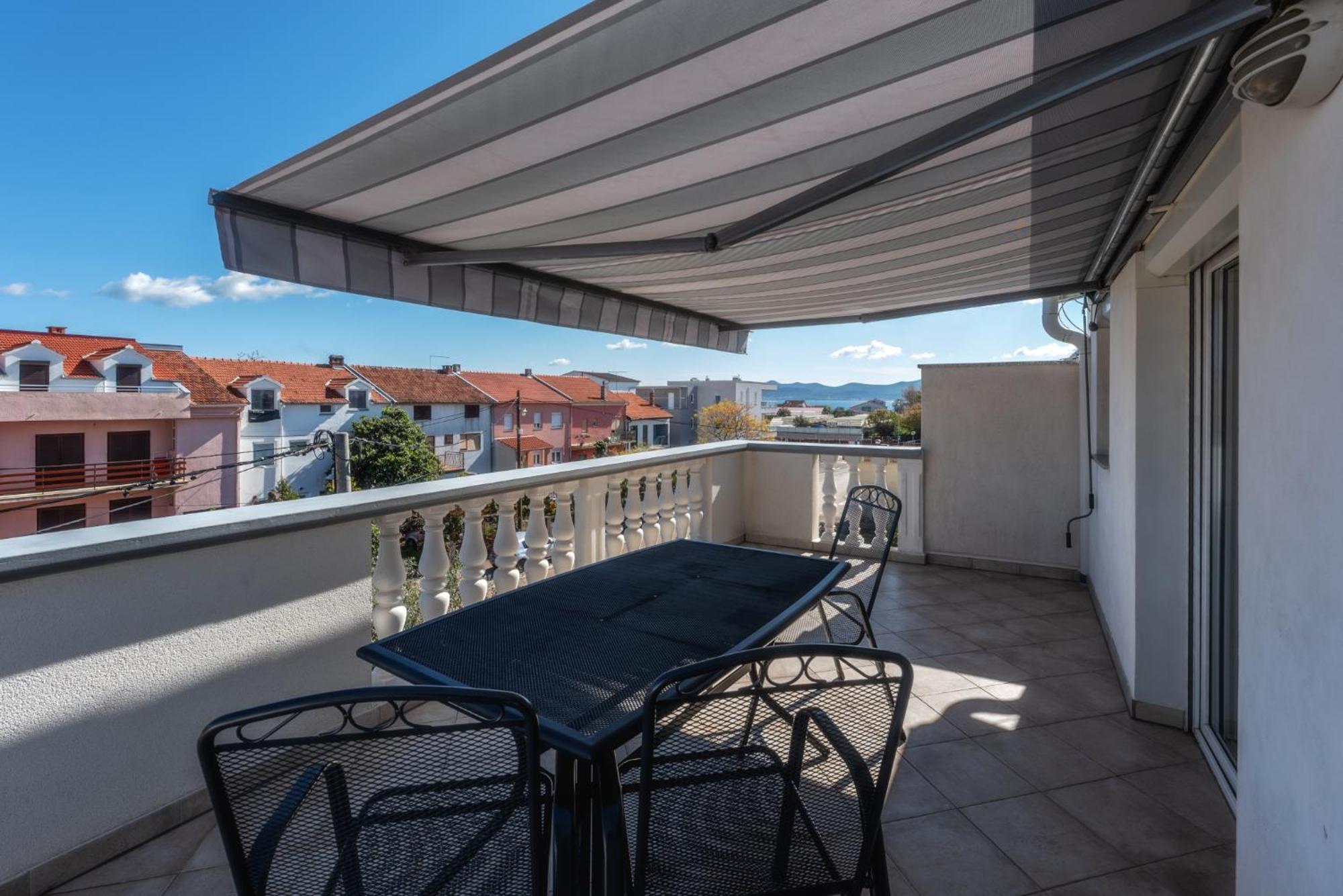 Perica Apartment And Perica Room With Separate Entrance Zadar Eksteriør billede